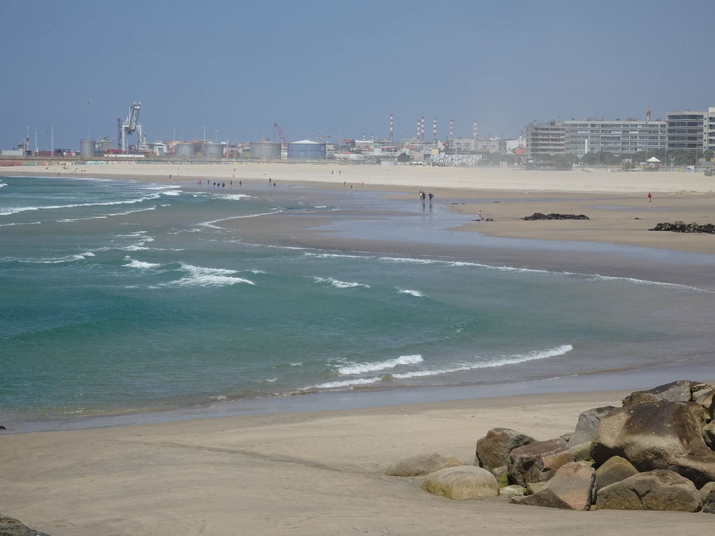 The Praia Internacional beach and the Praia de Matosinhos beach