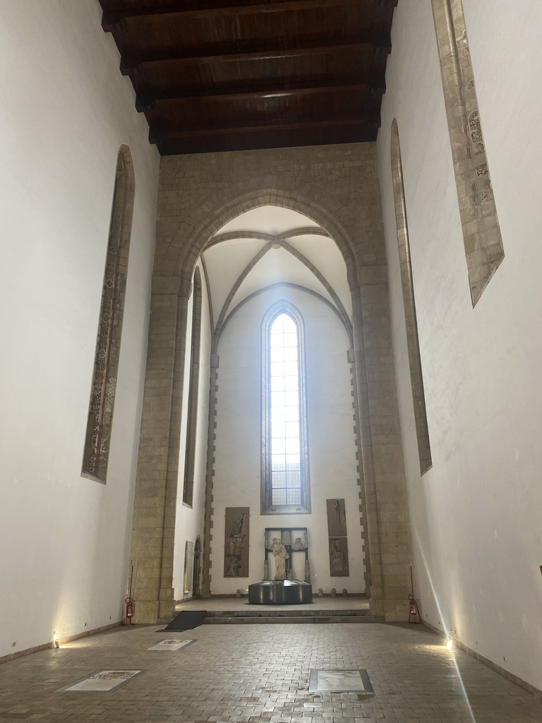 Nave and apse of the Palatine Chapel at the Castel Nuovo castle