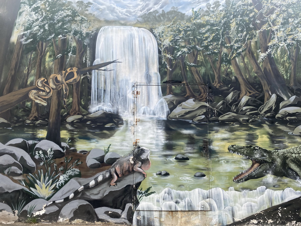 Wall painting at the front of the Reptile & Amphibian House at the Zoo di Napoli