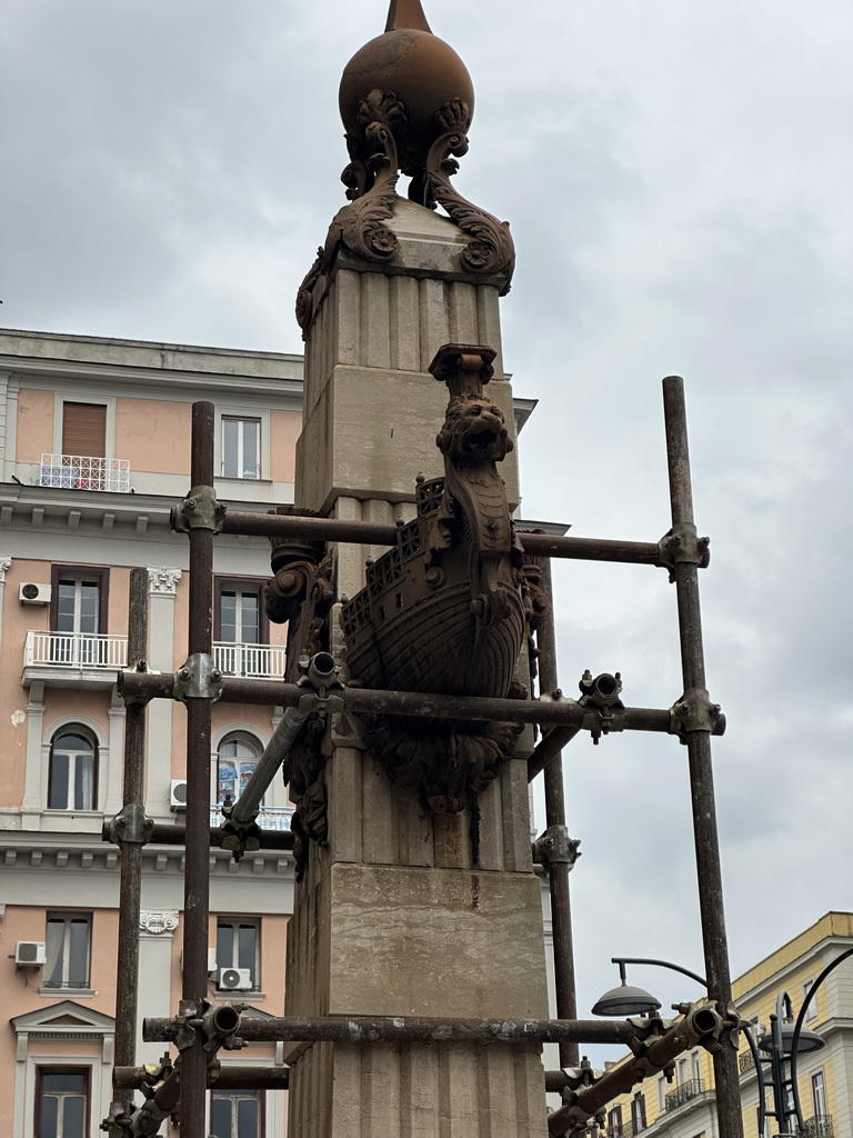 Column at the Piazza Giovanni Bovio square, under renovation