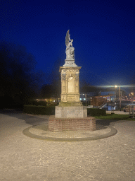 The Spoorwegmonument at the southwest side of the Valkhof park, by night