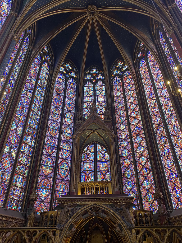 Apse and altar of the Upper Chapel of the Sainte-Chapelle chapel