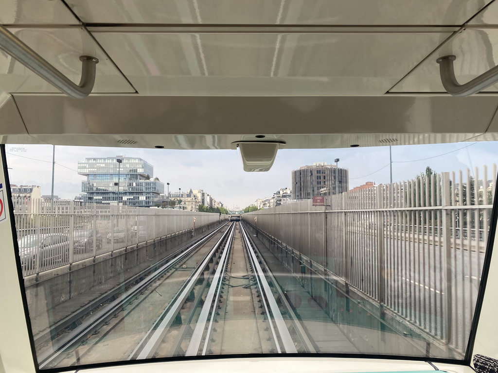 The subway track east of the Esplanade de La Défense subway station and the Arc de Triomphe, viewed from the subway train