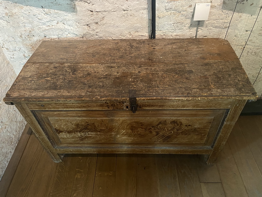 Book chest at the 400 Years Hugo de Groot exhibition at the Middle Floor of Loevestein Castle