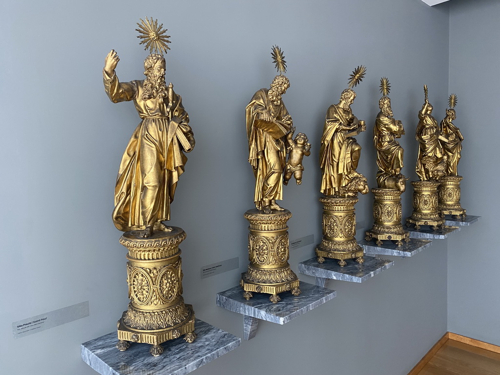 Statuettes of Saint Paul, Saint Matheus, Saint Mark and other Saints at the museum of the Igreja de Santo Ildefonso church, with explanation