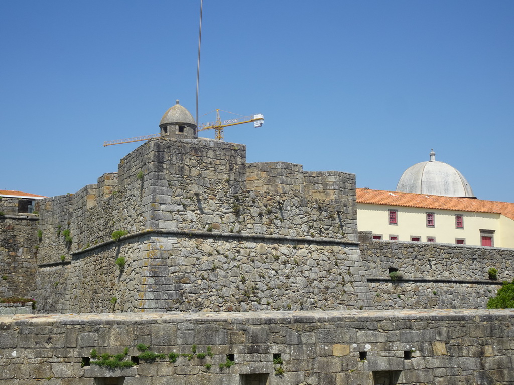 Southwest side of the Fortaleza de São João da Foz fortress, viewed from the sightseeing bus on the Avenida de Dom Carlos I street