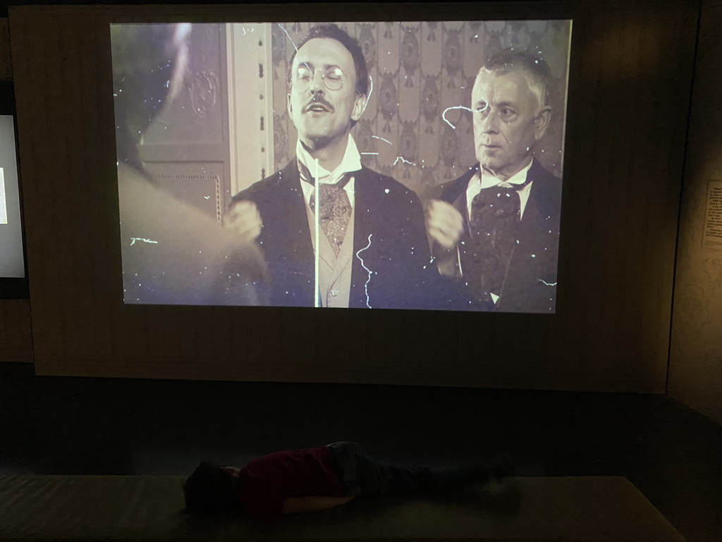 Max and a TV screen at the FC Porto Museum at the Estádio do Dragão stadium