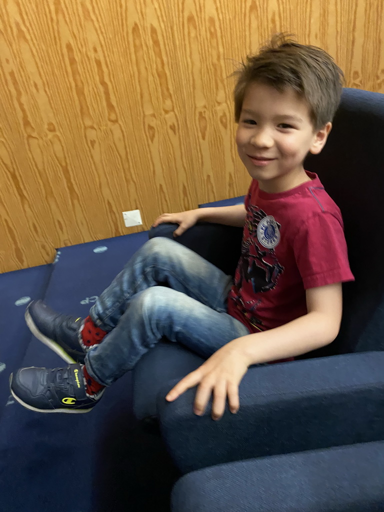 Max at the Press Conference Room at the Estádio do Dragão stadium