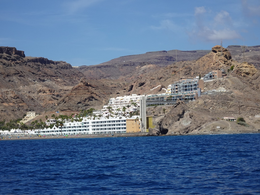 Hotels at the Playa de Amadores beach, viewed from the Sagitarius Cat boat