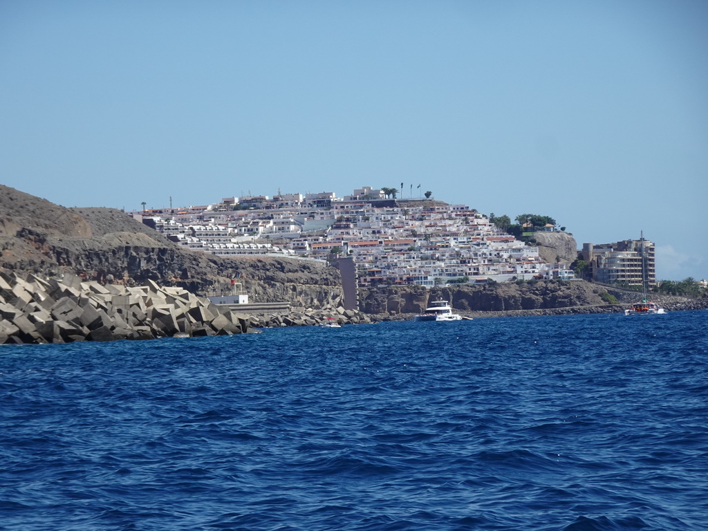 The town center, viewed from the Sagitarius Cat boat