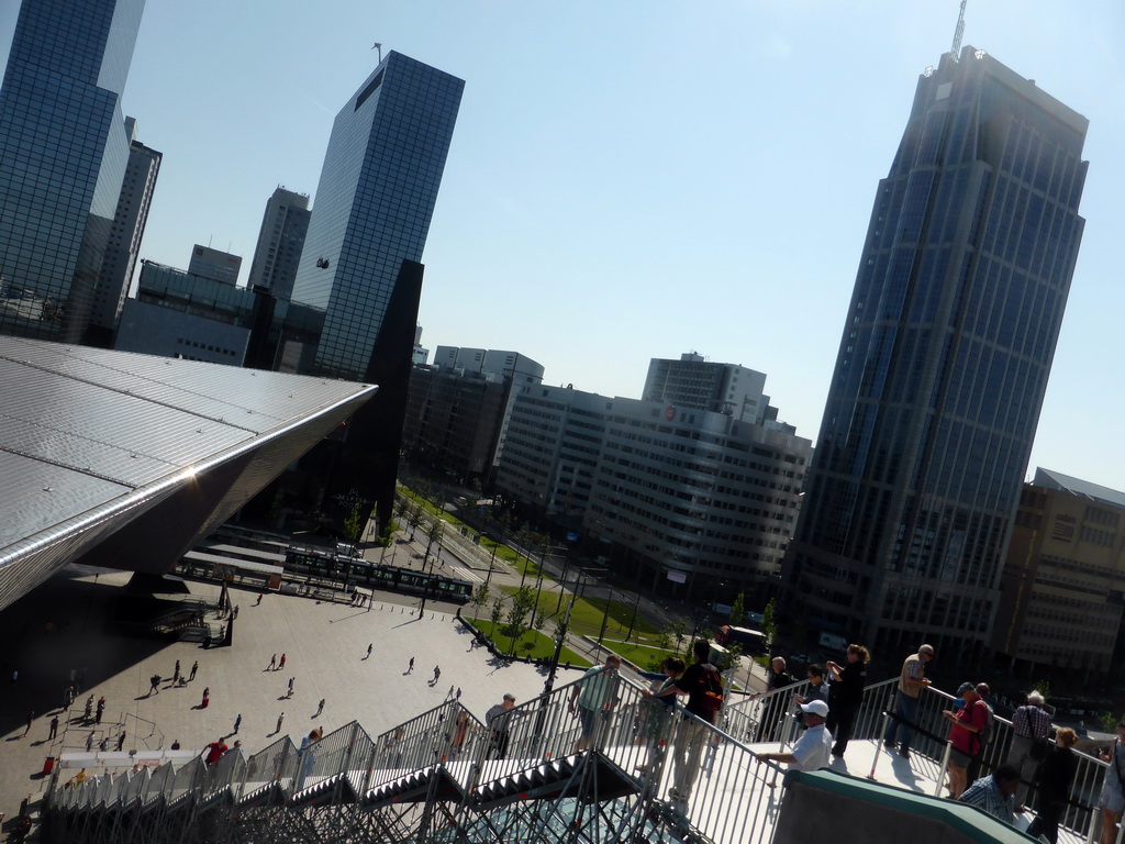 The `De Trap` staircase, the Stationsplein square, the Rotterdam Central Railway Station, the Gebouw Delftse Poort building and the Manhattan Hotel, viewed from the roof of the Groothandelsgebouw building