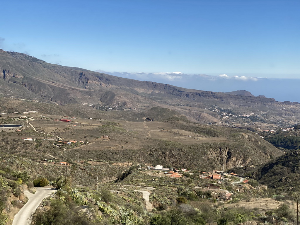 Hills near the town of La Plata, viewed from the tour bus on the GC-60 road