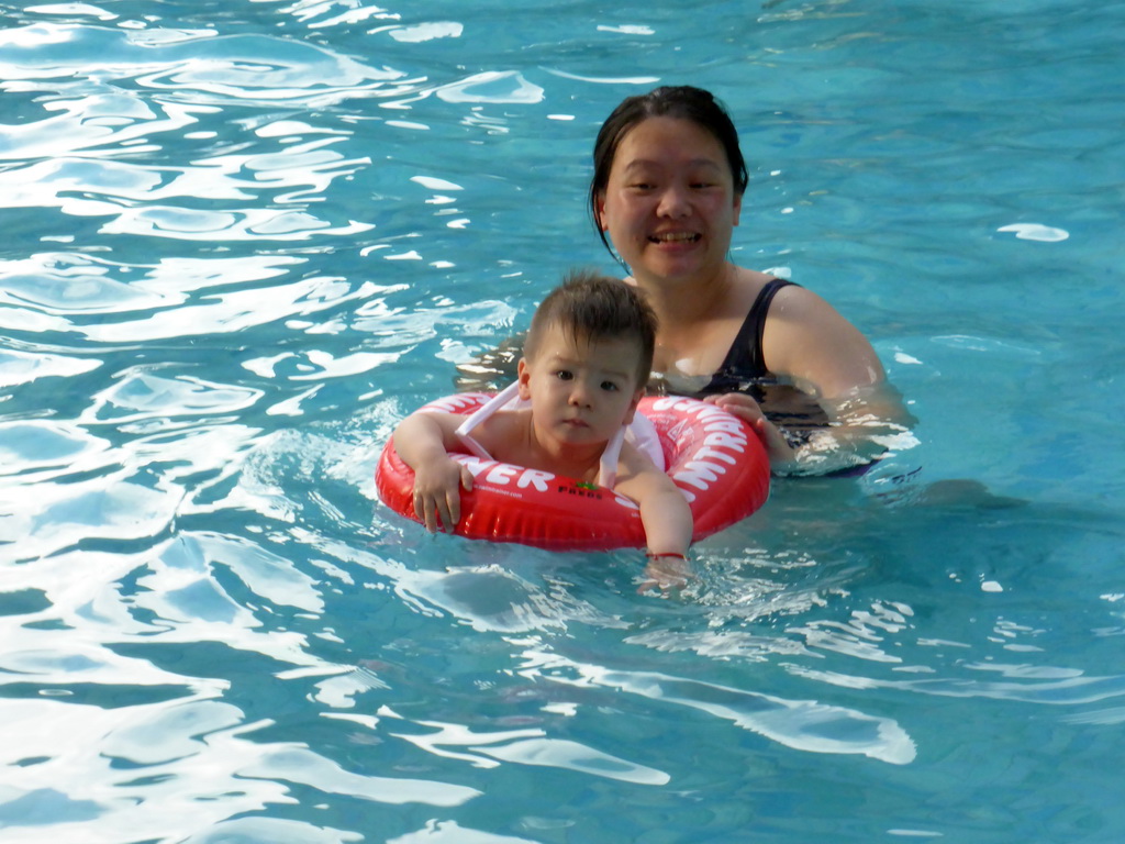 Miaomiao and Max in the swimming pool of the Sanya Bay Mangrove Tree Resort