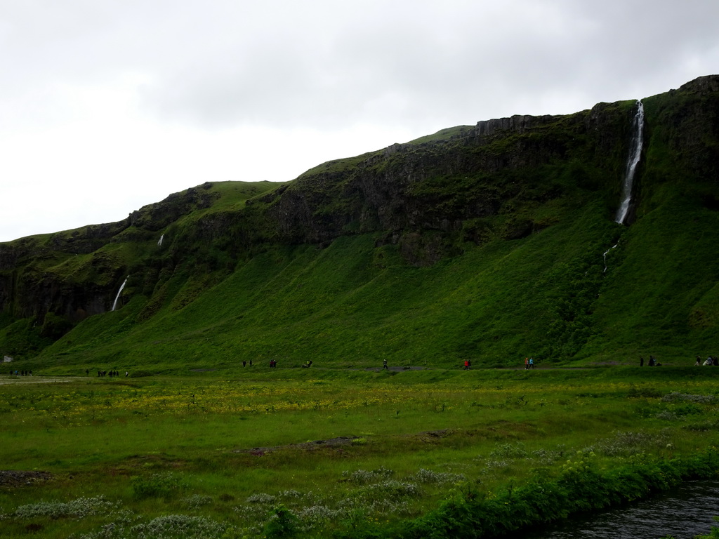 Smaller waterfalls at the north side of the Seljalandsfoss waterfall