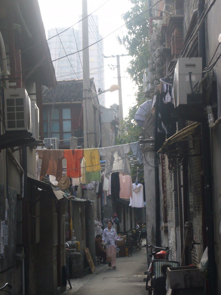 Lilong with laundry hanging outside