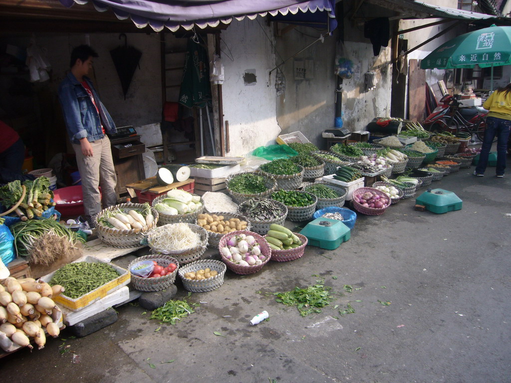 Food shop in a Lilong