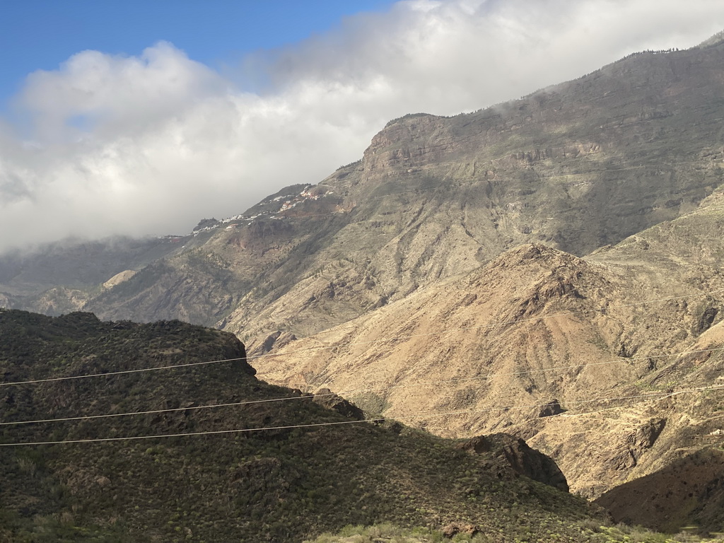 Mountains at the southwest side of town, viewed from the tour bus on the GC-60 road