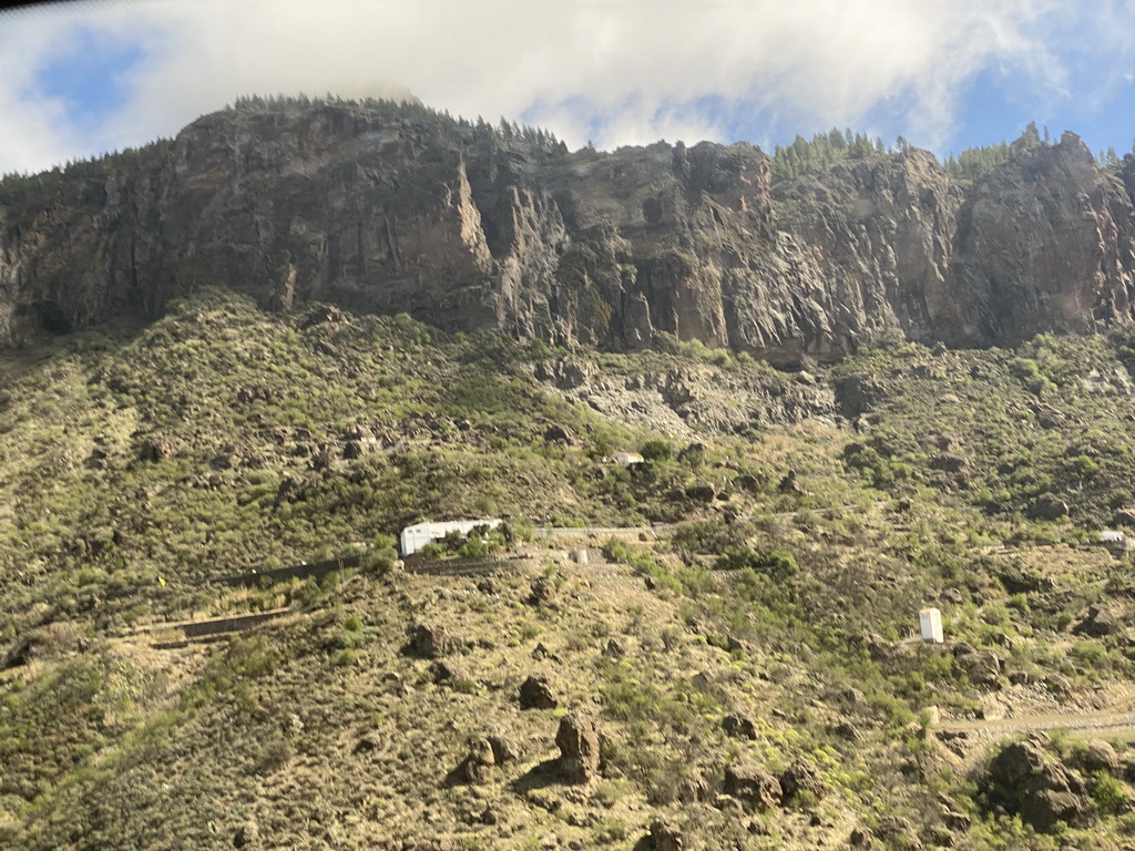 Mountains at the south side of town, viewed from the tour bus on the GC-60 road