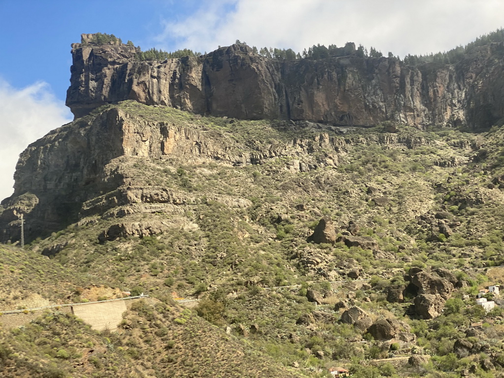 Mountains at the south side of town, viewed from the tour bus on the GC-60 road