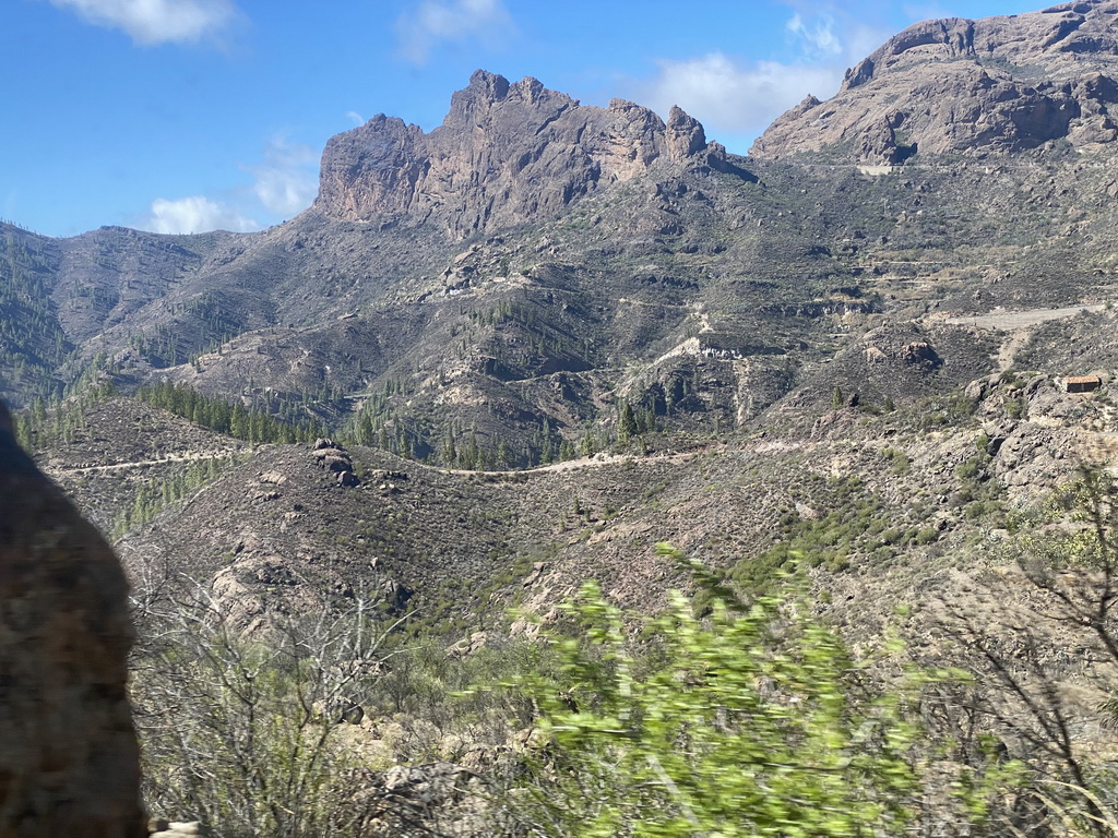 Mountains at the south side of town, viewed from the tour bus on the GC-60 road