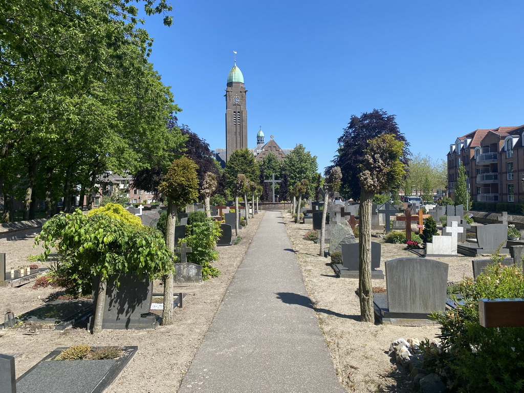 Cemetery of the Sint-Willibrorduskerk church and the Sint-Willibrorduskerk church