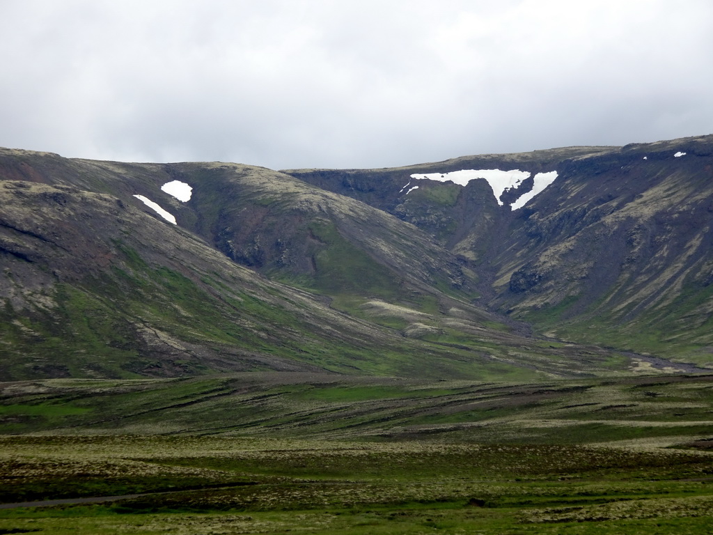 Mountains, viewed from the Lyngdalsheiðarvegur road