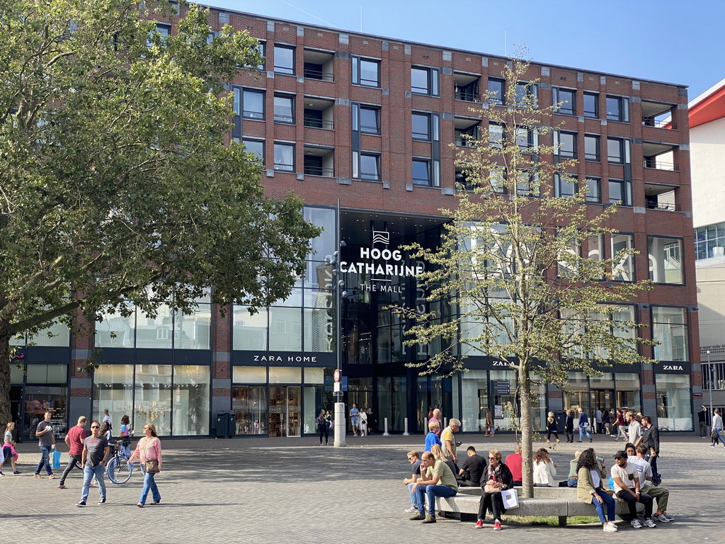 Front of the east side of the Hoog Catharijne shopping mall at the Vredenburgplein square