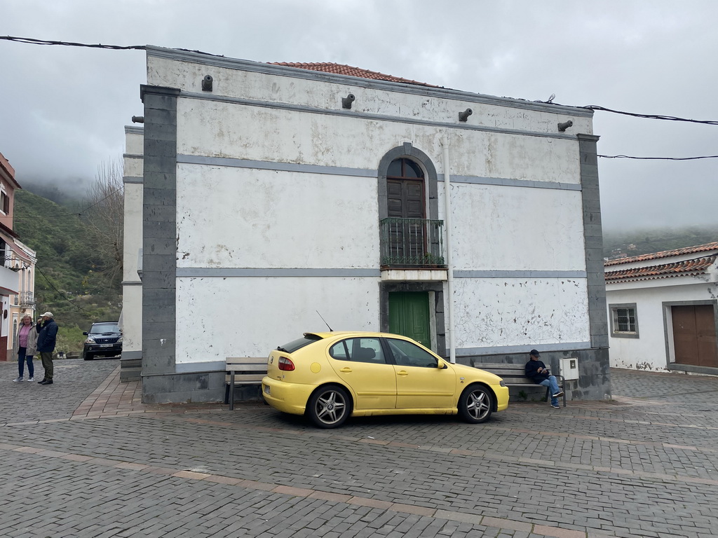 Back side of the Iglesia De San Bartolome De Las Lagunetas church at the Calle José Gil Rivero street