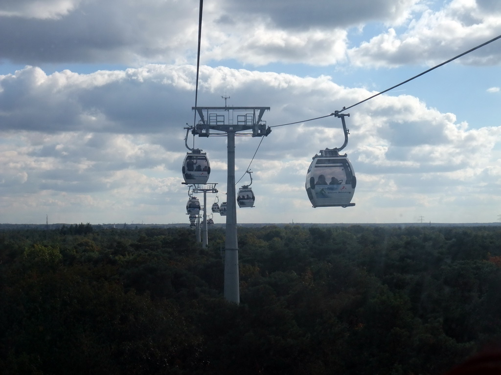 The Floriadebaan funicular, viewed from inside