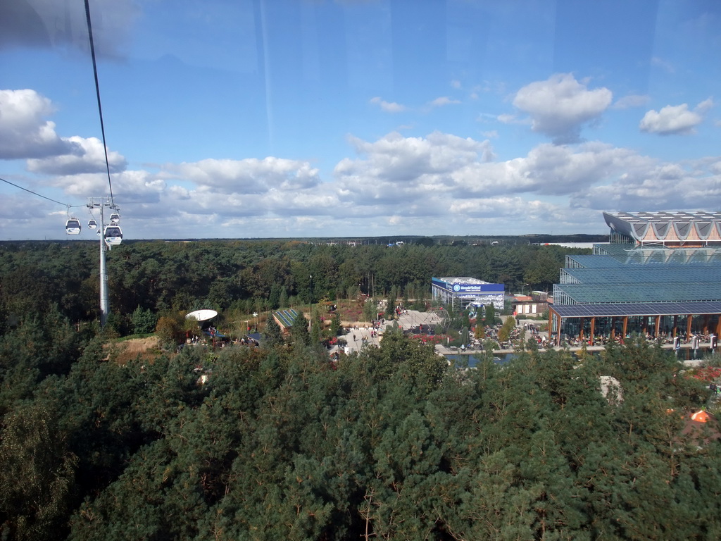 The Green Engine section with the Villa Flora building and the Bloomin` Holland building, viewed from the Floriadebaan funicular