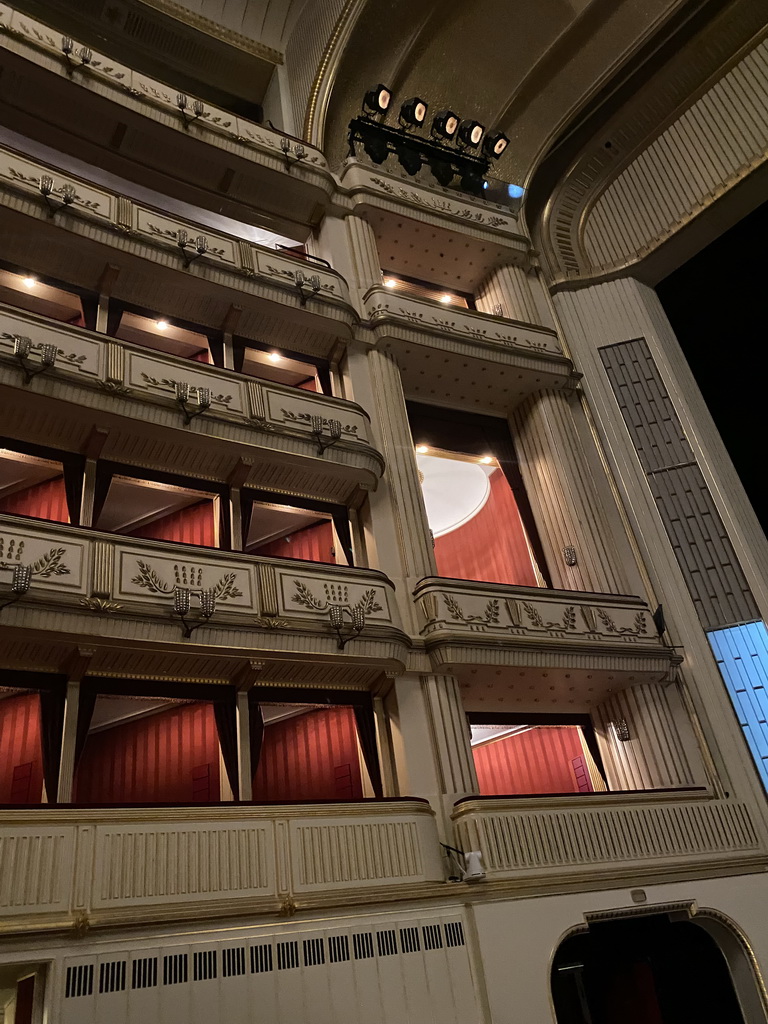 Left side of the Auditorium of the Wiener Staatsoper building, viewed from the Parterre