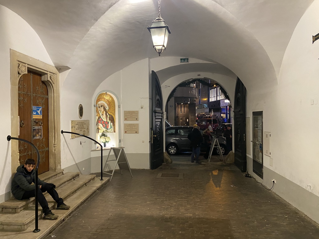 Entrance square of the Deutschordenshaus Wien, by night