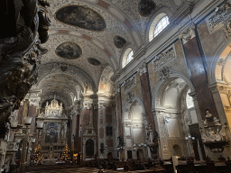 Nave, apse and altar of the Schottenkirche church