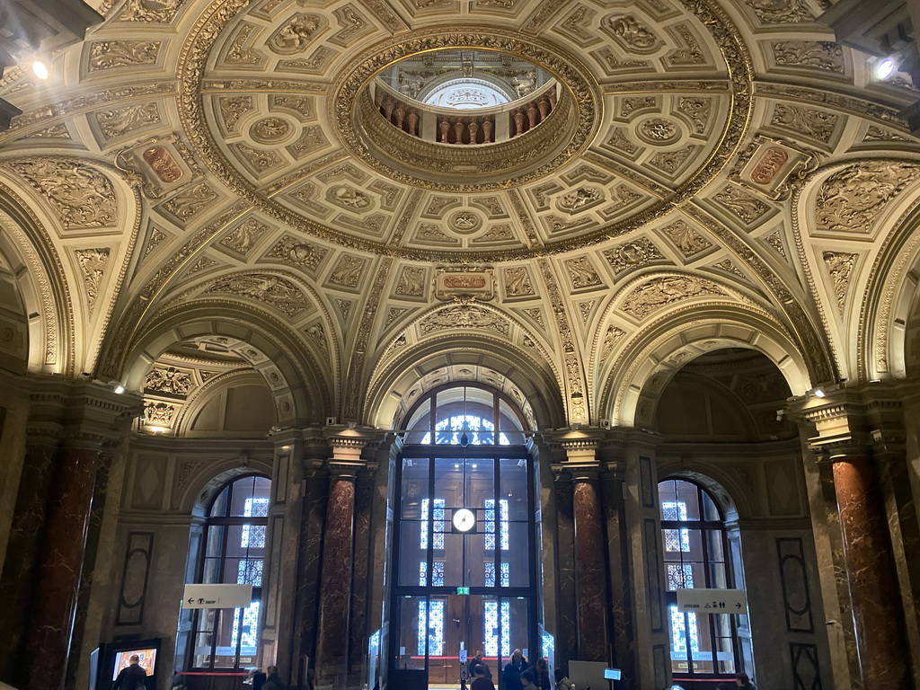 Interior and ceiling of the lobby of the Kunsthistorisches Museum Wien, viewed from the upper ground floor