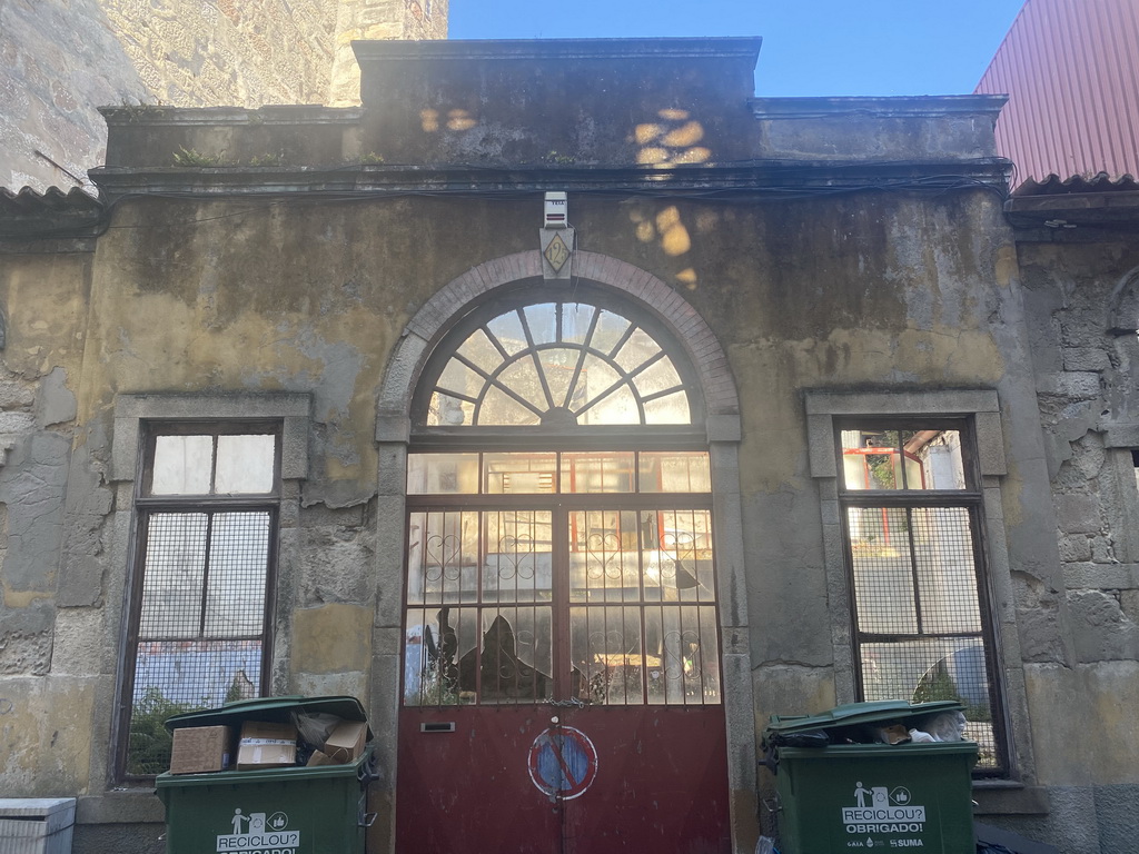 Facade of an old house at the Rua Cândido dos Reis street