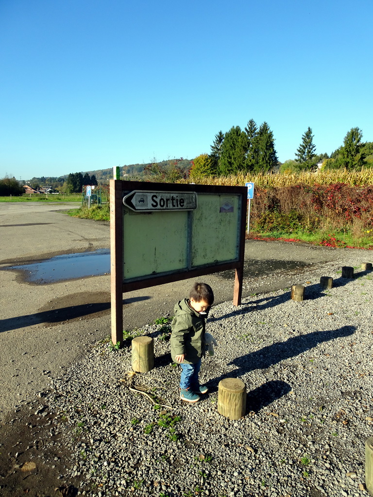 Max at the parking place of the Labyrinth of Barvaux-sur-Ourthe